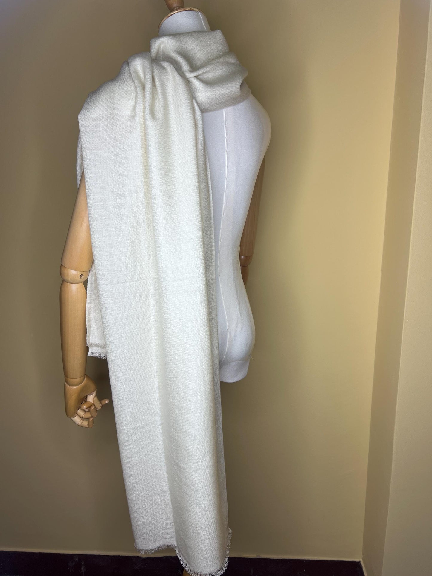 100% Pure Himalayan Cashmere Pashmina Shawl - Mustang Collection Everest White