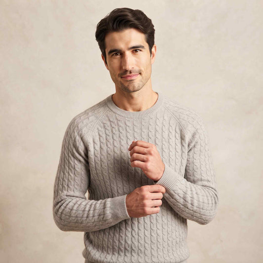 Men's undyed cashmere cable-knit Atlas sweater in Light Grey Melange — view 2