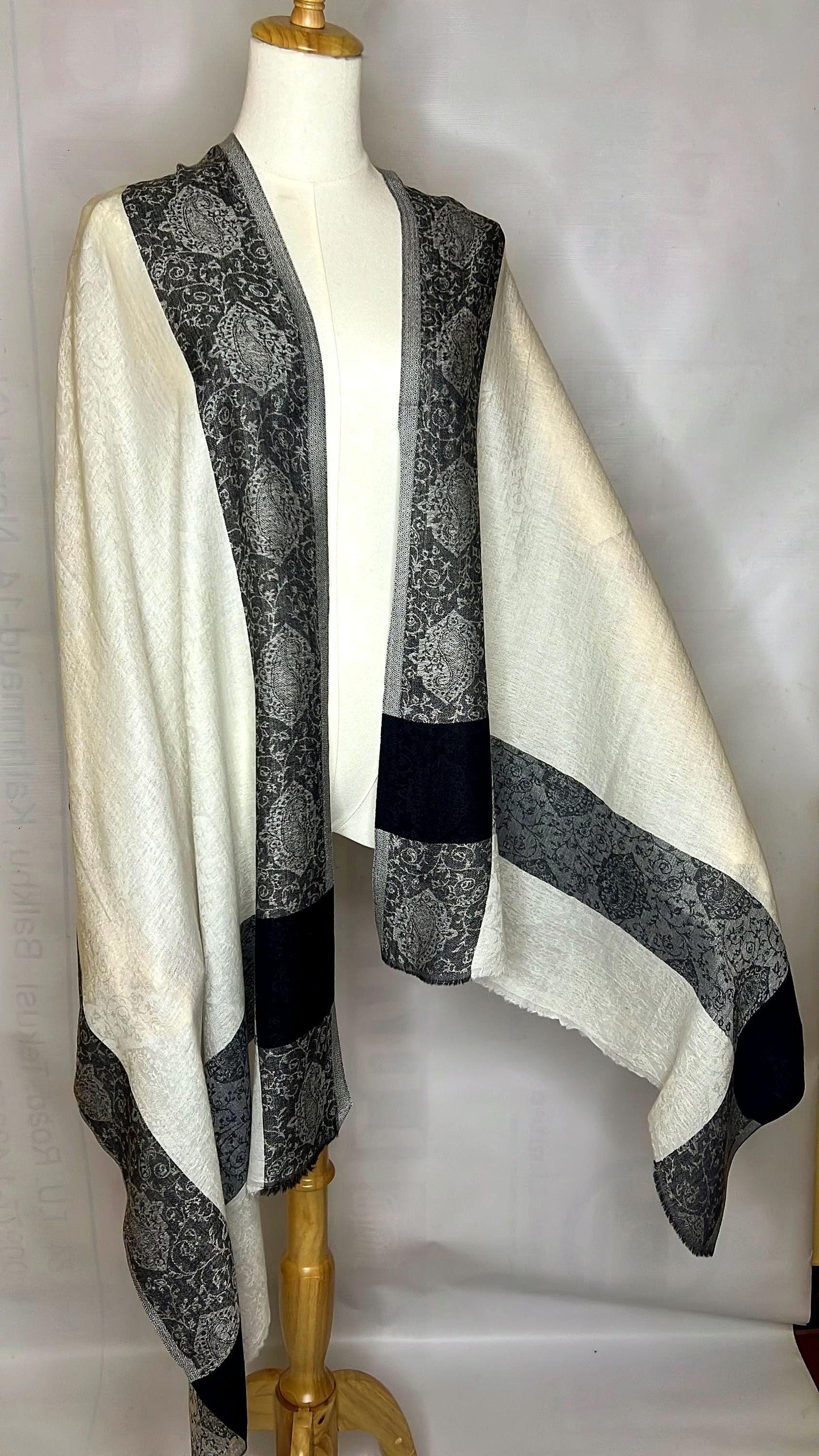 100% Pure Himalayan Cashmere Pashmina Shawl - Namche Moonlight Silver