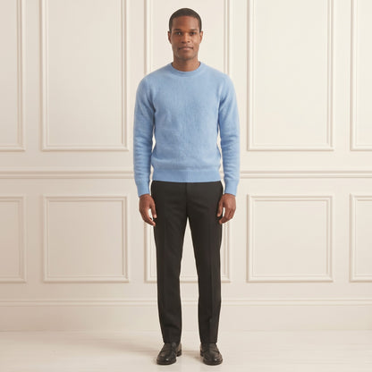 Sky blue men's 100% cashmere crewneck sweater - front view on model