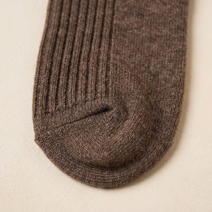 Brown women's 100% cashmere knee-high socks - knit texture close-up