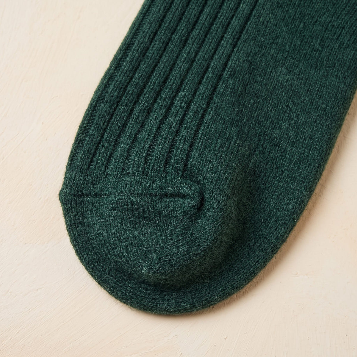 Pine women's 100% cashmere knee-high socks - knit texture close-up