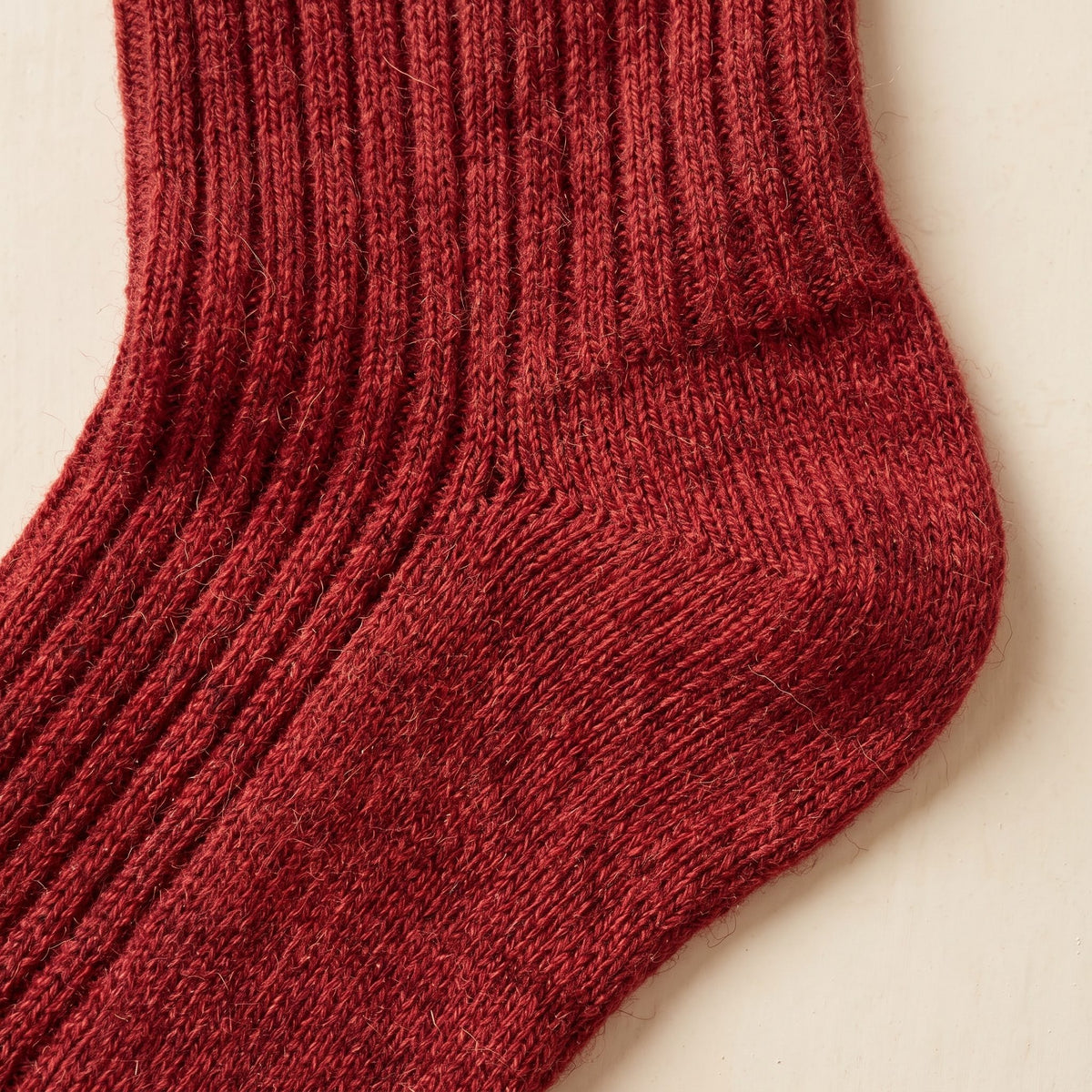 Wine Red women's 100% cashmere knee-high socks - knit texture close-up