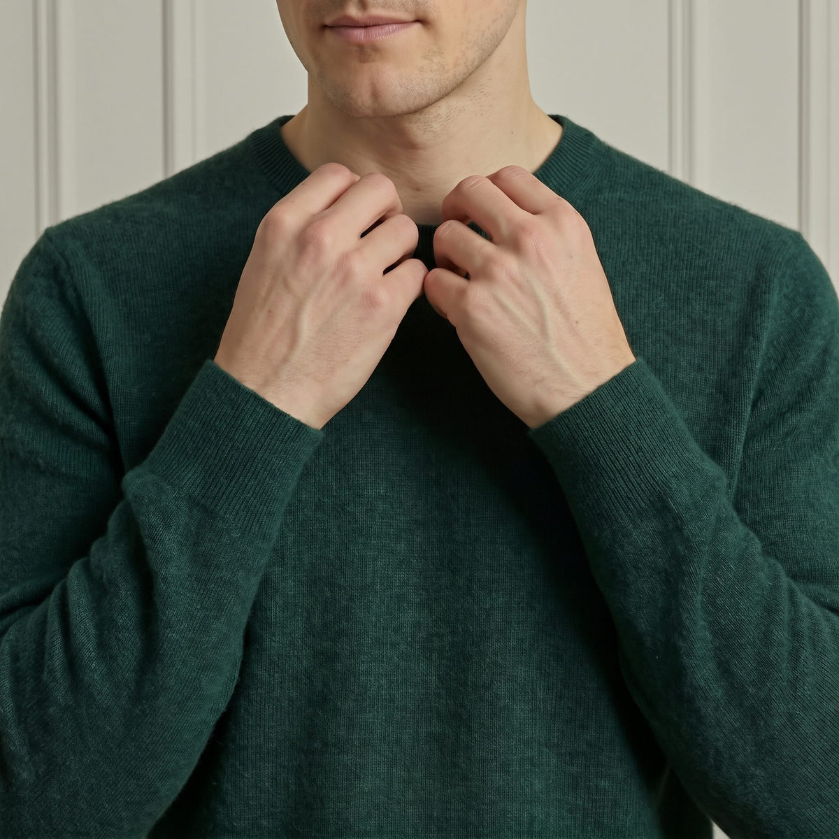 Pine men's 100% cashmere crewneck sweater - crew neckline and cuff detail