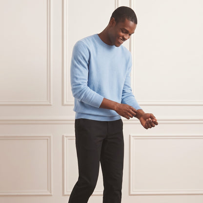 Sky blue men's 100% cashmere crewneck sweater - front view, sleeve detail