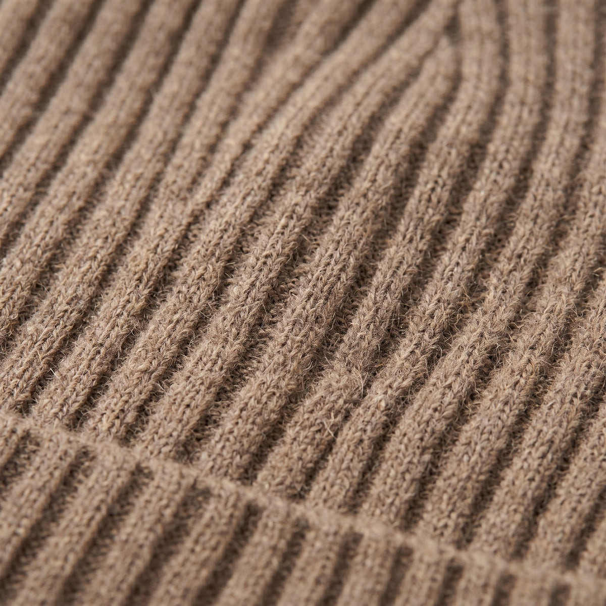 WRBR Women's Cashmere Beanie - Haven Ribbed Brown 2