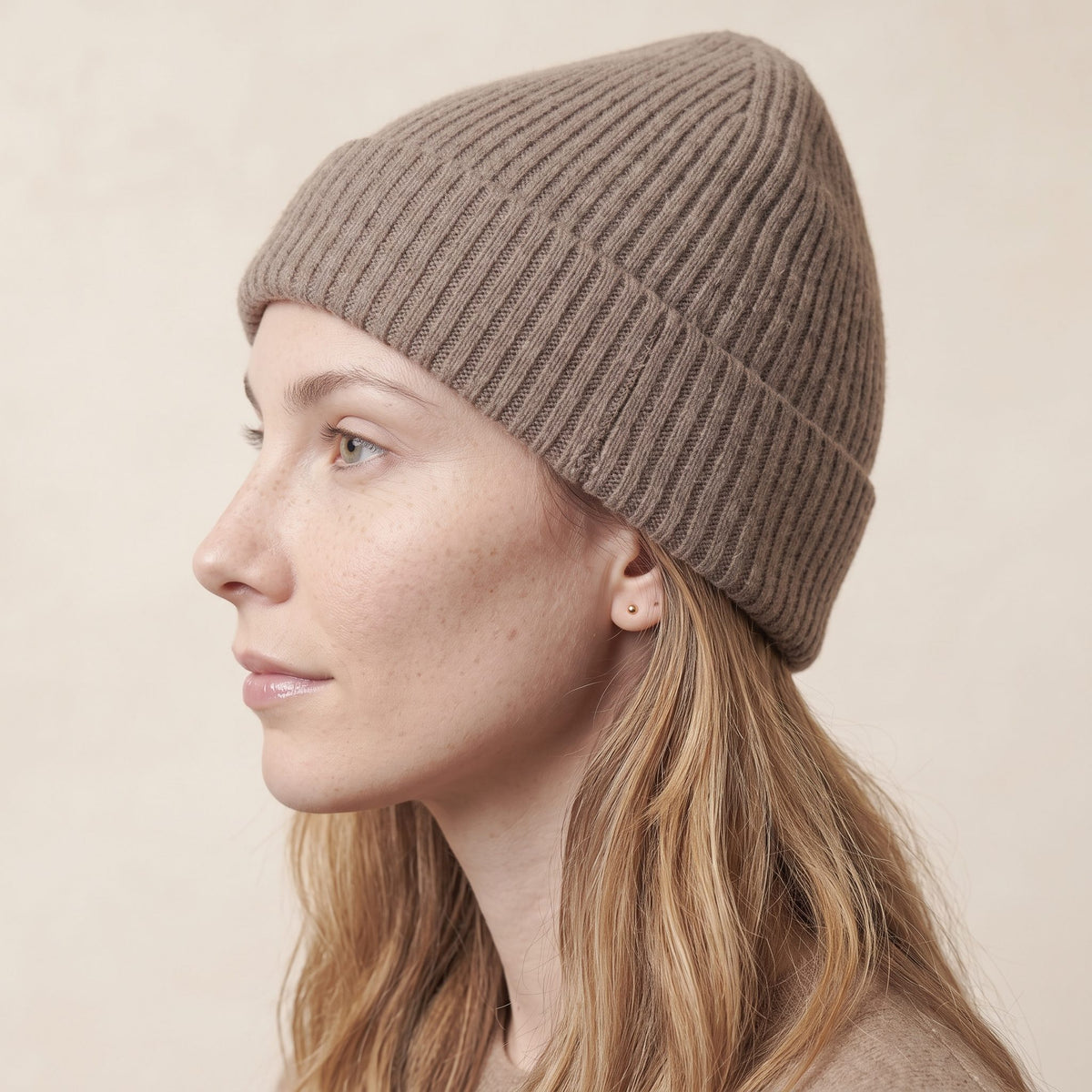 WRBR Women's Cashmere Beanie - Haven Ribbed Brown 4