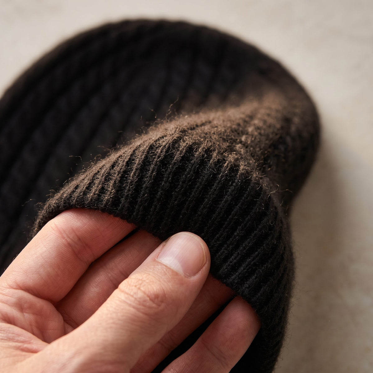 HBB05 Men's Cashmere Beanie - Heritage Cable Knit Black 3