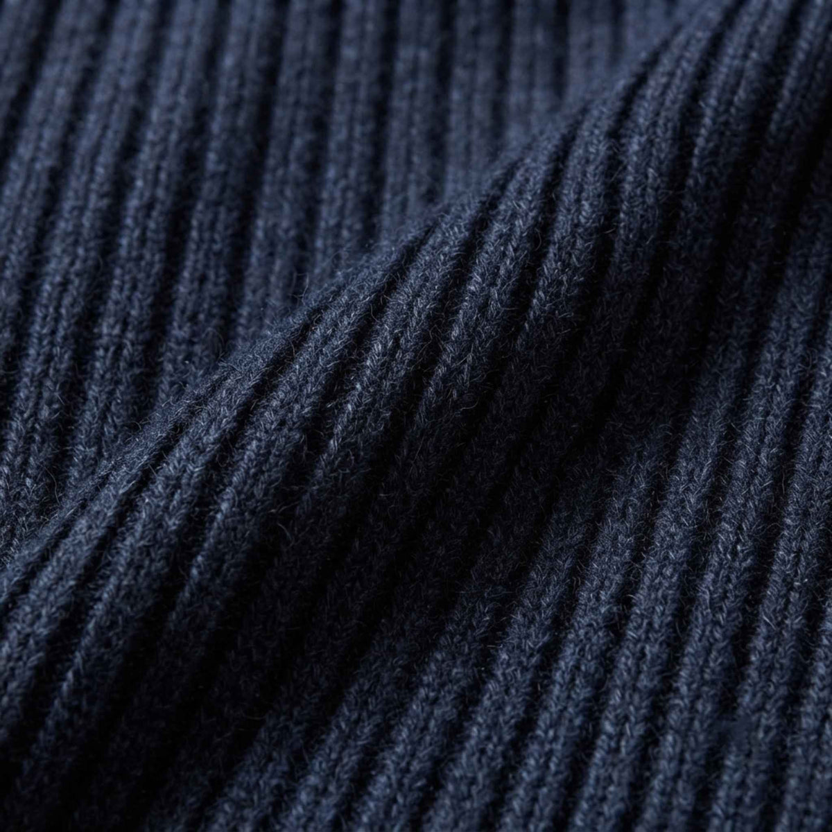 Men's ultra-thick 4-ply cashmere crewneck sweater in Navy Blue — view 1