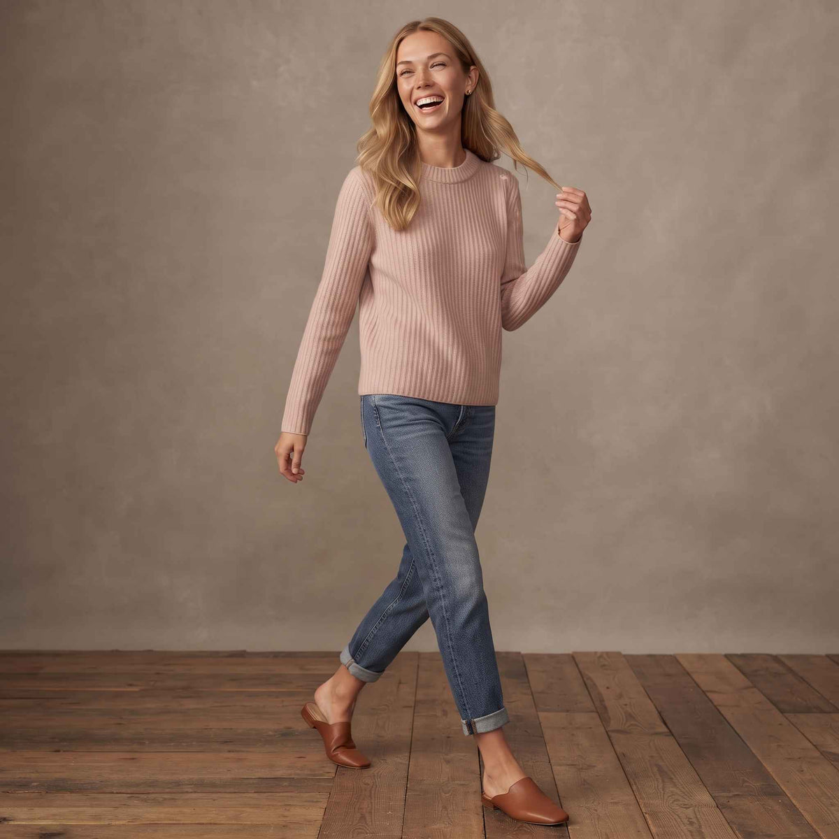Women's heavyweight ribbed cashmere crewneck sweater in Blush Pink — view 1