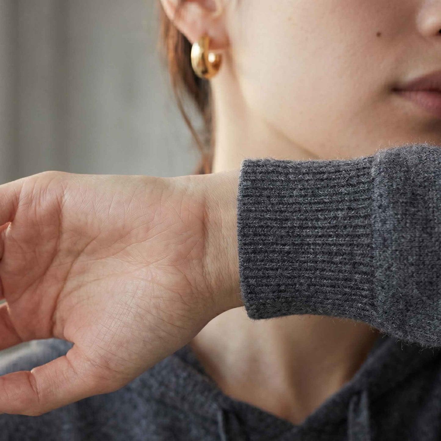 100% Undyed Cashmere Women's Hoodie — Chemical-Free Natural Chyangra Cashmere