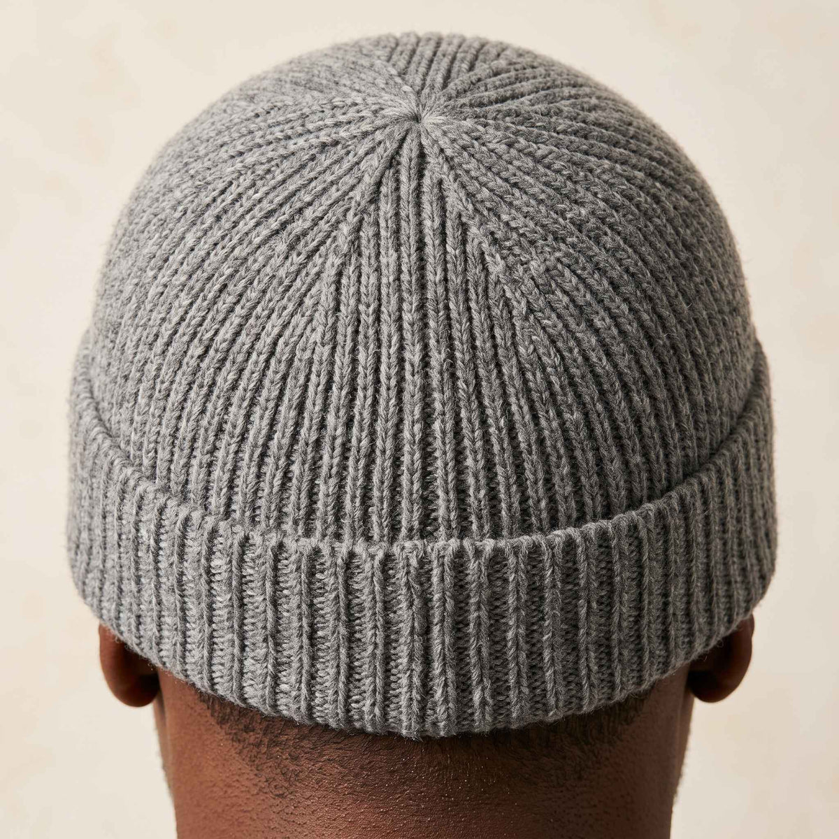 Men's undyed cashmere beanie, natural melange in Mid Grey Melange - view 1