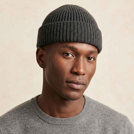 Men's undyed cashmere beanie, natural melange in Dark Grey Melange - view 1