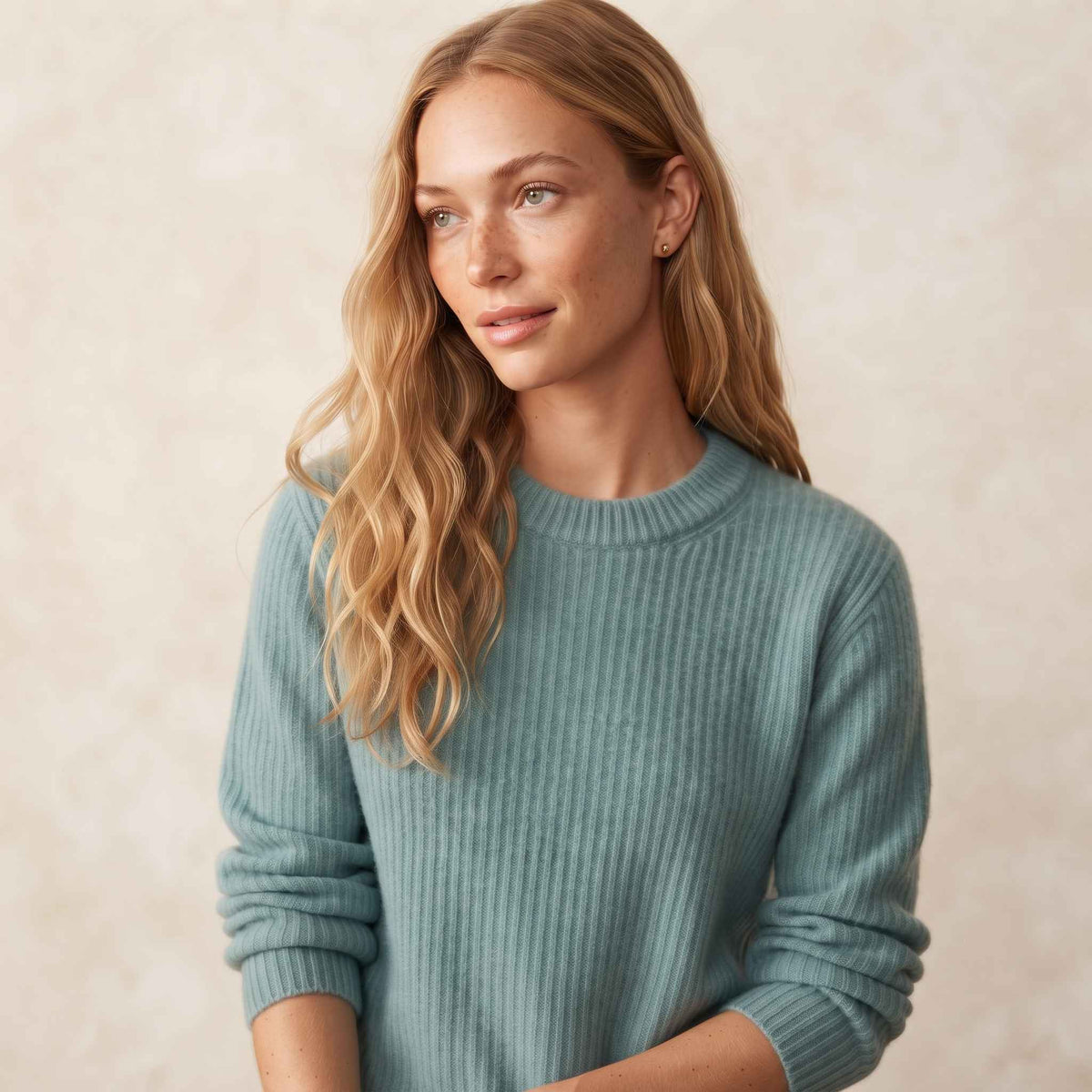 Women's heavyweight ribbed cashmere crewneck sweater in Heathered Jade — view 1