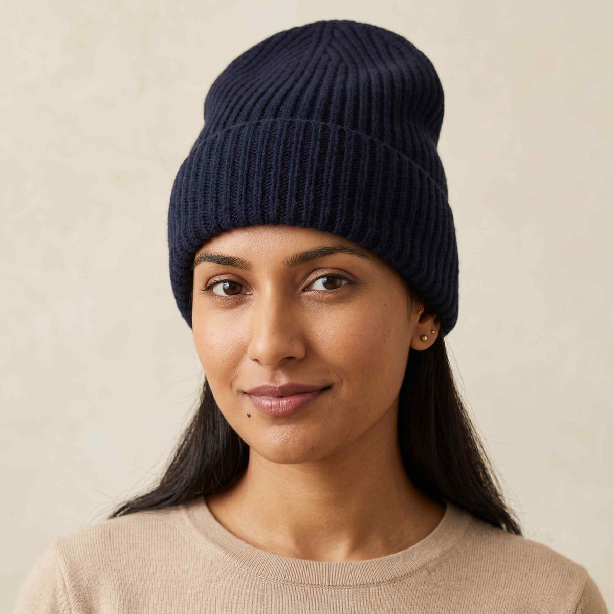 Women's hand-knit cashmere beanie in Midnight Navy - view 1