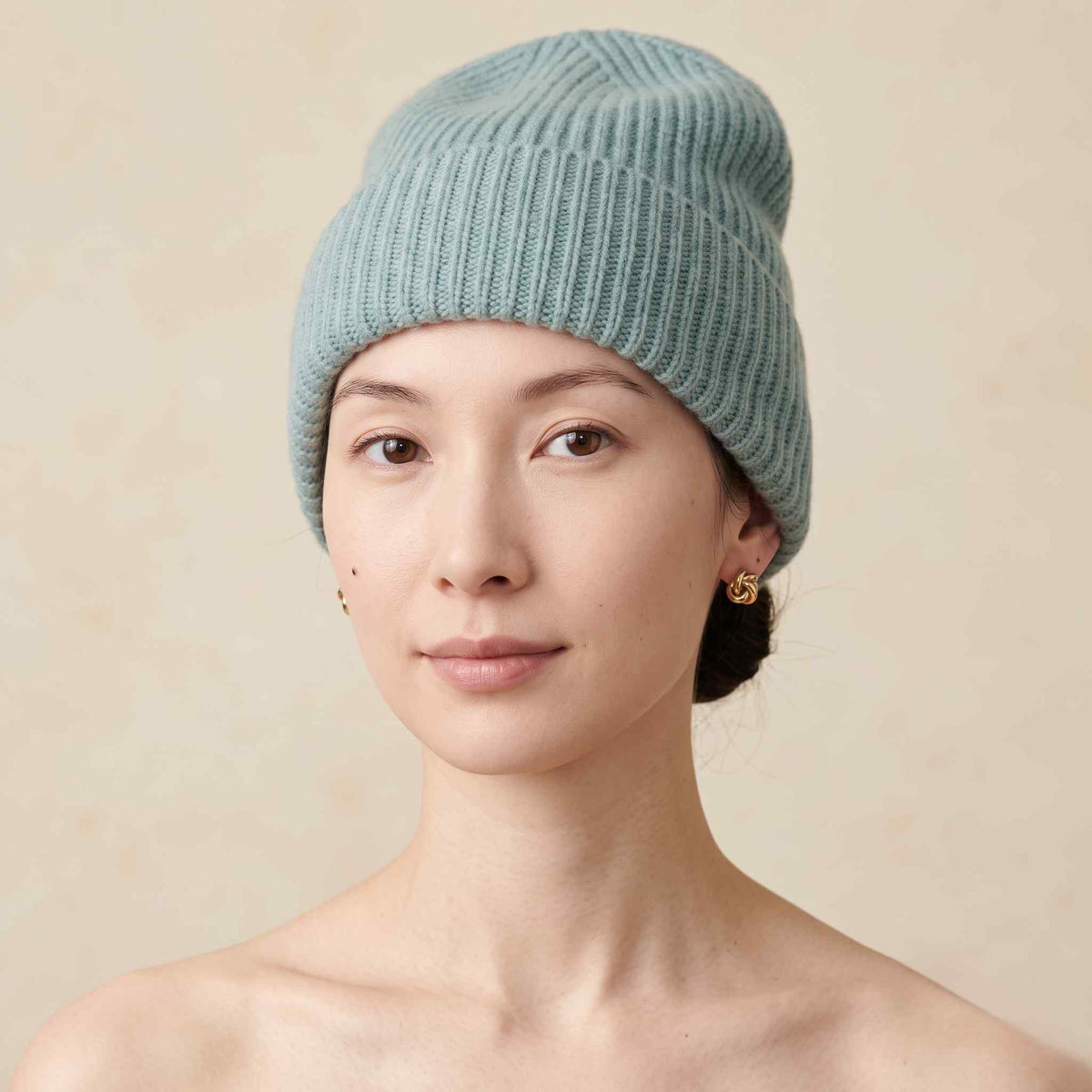 Women's hand-knit cashmere beanie in Heathered Jade - view 1