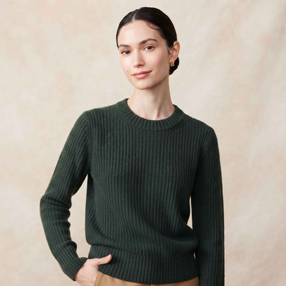 Women's heavyweight ribbed cashmere crewneck sweater in Pine — view 1