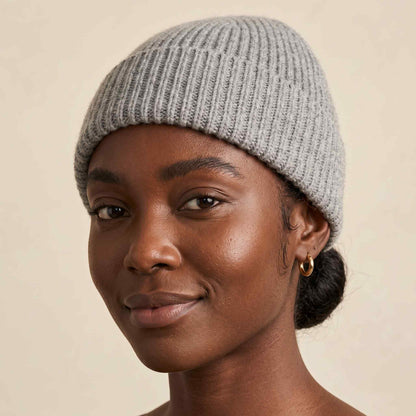 Women's undyed cashmere beanie, natural melange in Light Grey Melange - view 1
