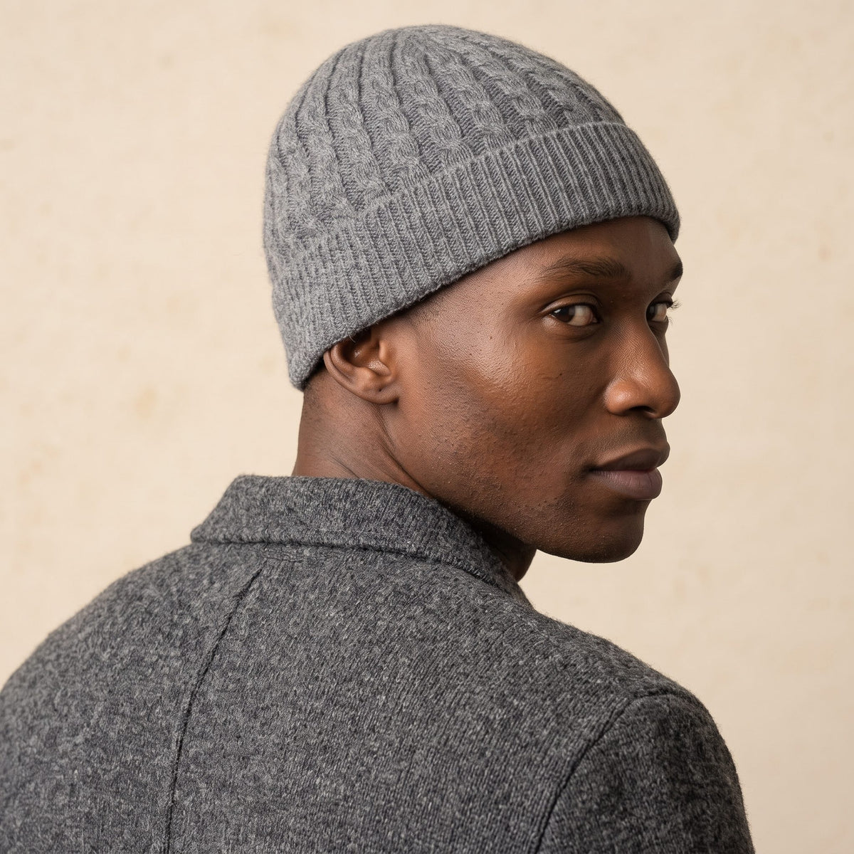 HCMM Men's Undyed Cashmere Beanie - Heritage Cable Knit Mid Grey Melange 7