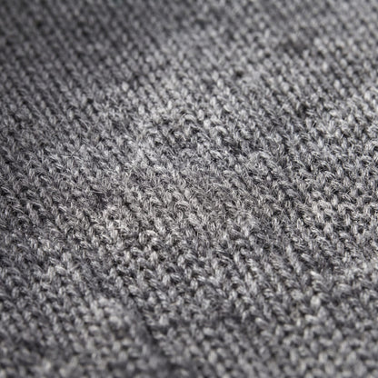 Undyed Gomba twisted-front cashmere headband in Mid Grey Melange, knit texture