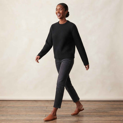 Women's heavyweight ribbed cashmere crewneck sweater in Black — view 2