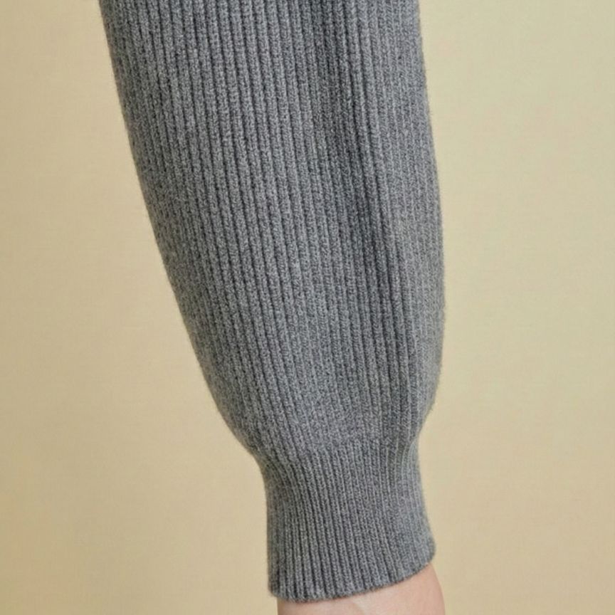 The Lhotse V-Neck Cardigan Chunky Knit Himalayan Cashmere For Women