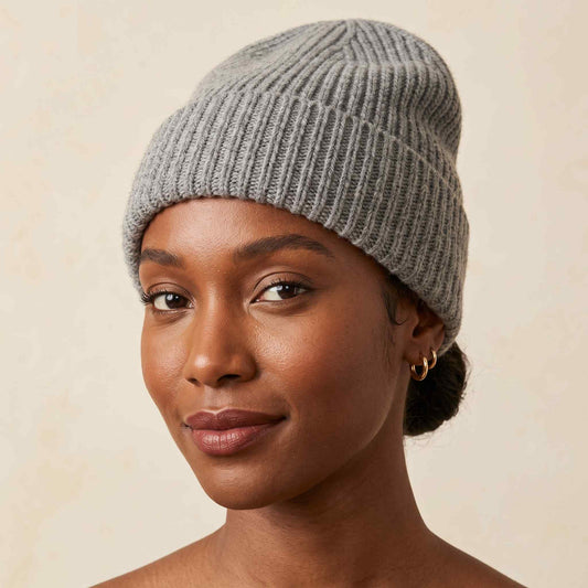Women's undyed cashmere beanie, natural melange in Mid Grey Melange - view 1