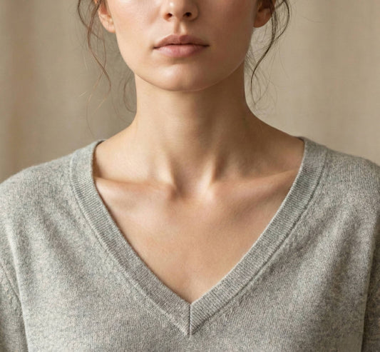 The Original V-Neck | 100% Undyed Cashmere (200g)