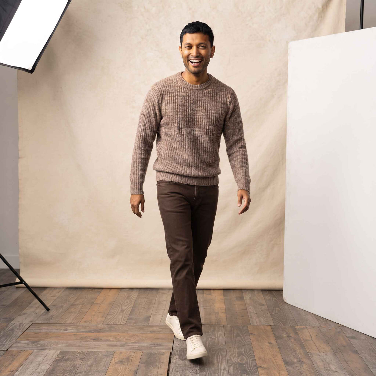 Men's ribbed cashmere crewneck sweater, Signature in Toast Melange - view 1