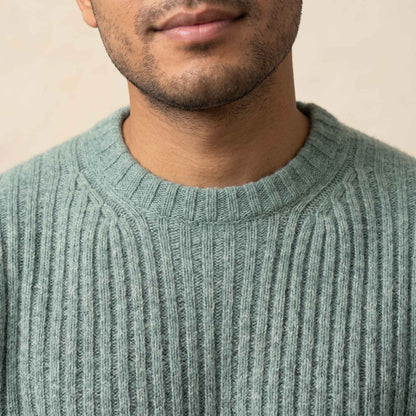 Men's ultra-thick 4-ply cashmere crewneck sweater in Heathered Jade — view 3