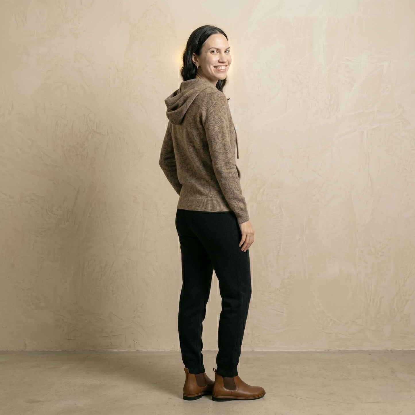 100% Undyed Cashmere Women's Hoodie — Chemical-Free Natural Chyangra Cashmere