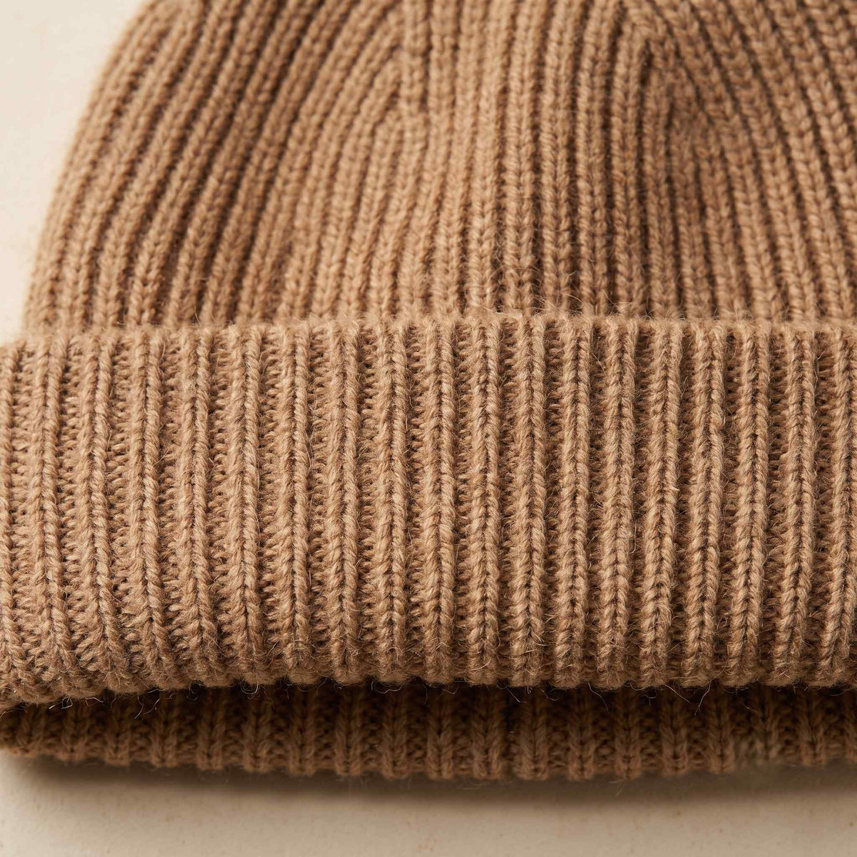 Women's undyed cashmere beanie, natural melange in Toast Melange - view 3