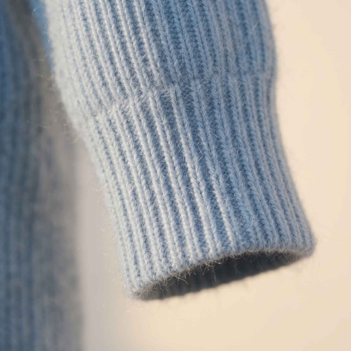 Men's ultra-thick 4-ply cashmere crewneck sweater in Sky Blue — view 3