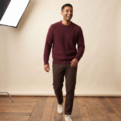 Men's ultra-thick 4-ply cashmere crewneck sweater in Wine Red — view 3