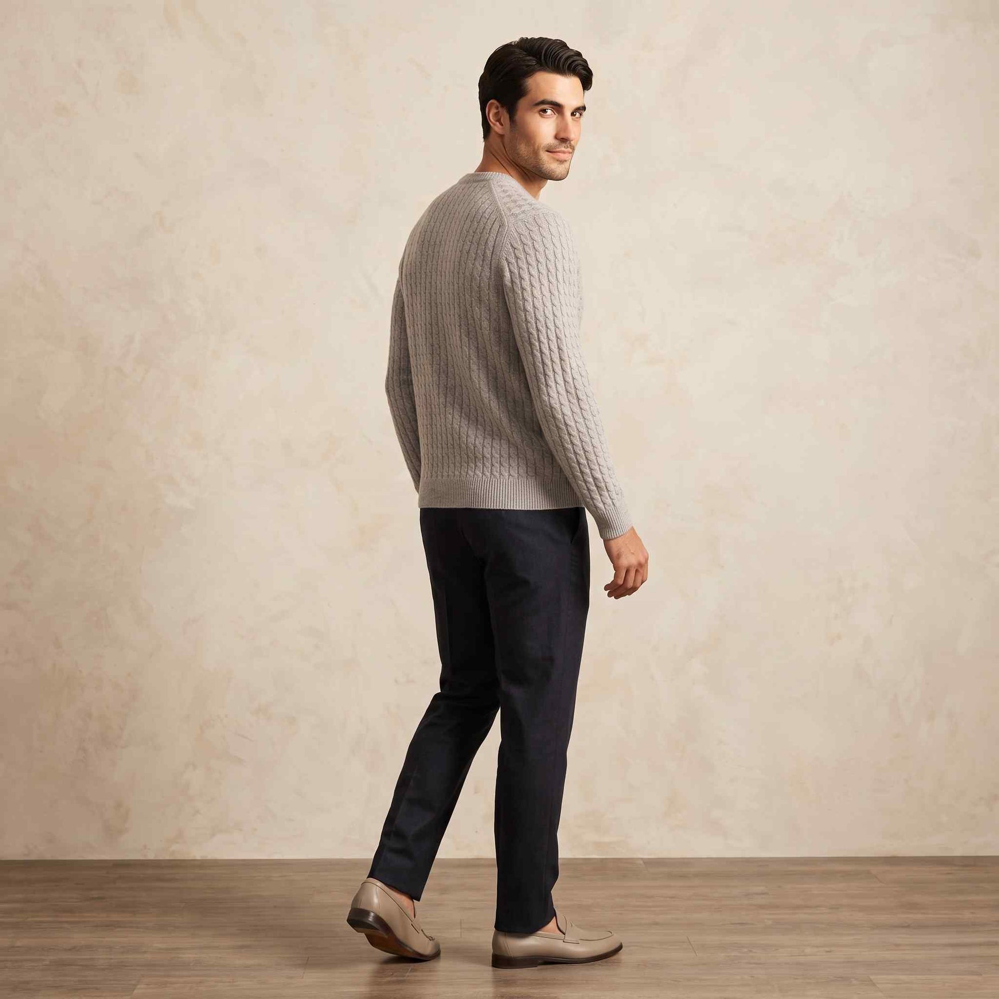 Men's cable-knit cashmere sweater, Atlas in Fog - view 3
