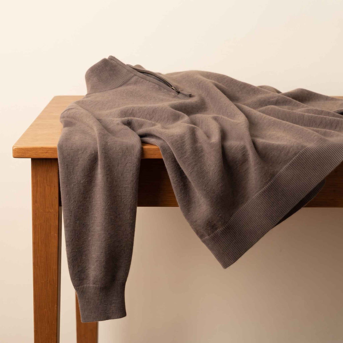 Men's cashmere half-zip sweater, Embrace in Brown - view 2