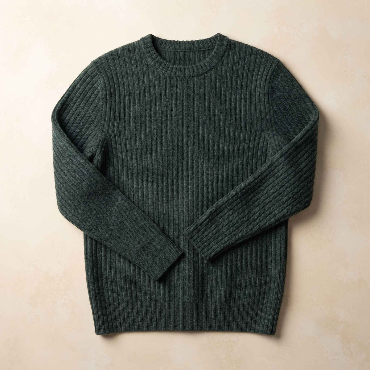 Men's ultra-thick 4-ply cashmere crewneck sweater in Pine — view 3