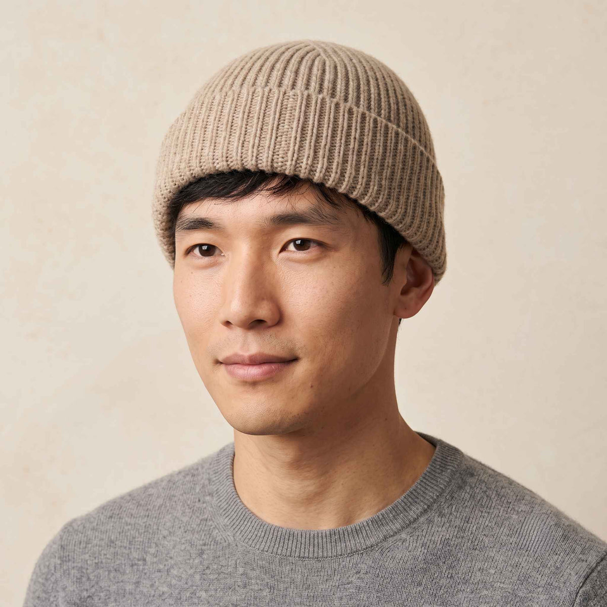 Men's undyed cashmere beanie, natural melange in Oatmeal Melange - view 3