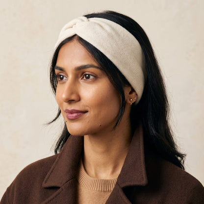Gomba twisted-front cashmere headband in Off-White, worn, view 2