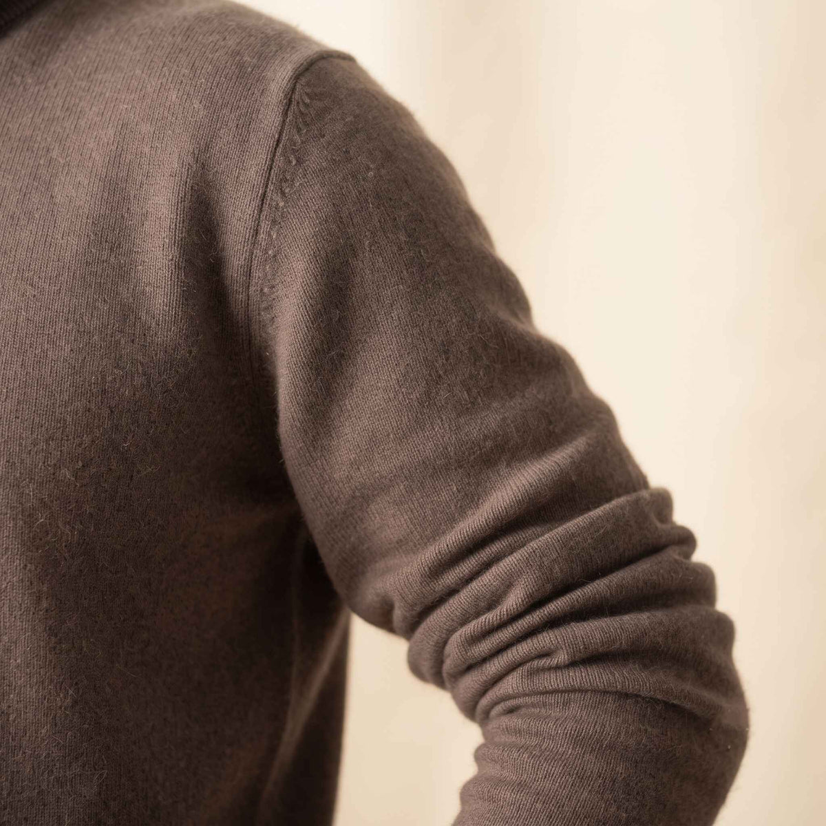 Men's cashmere half-zip sweater, Embrace in Brown - view 3