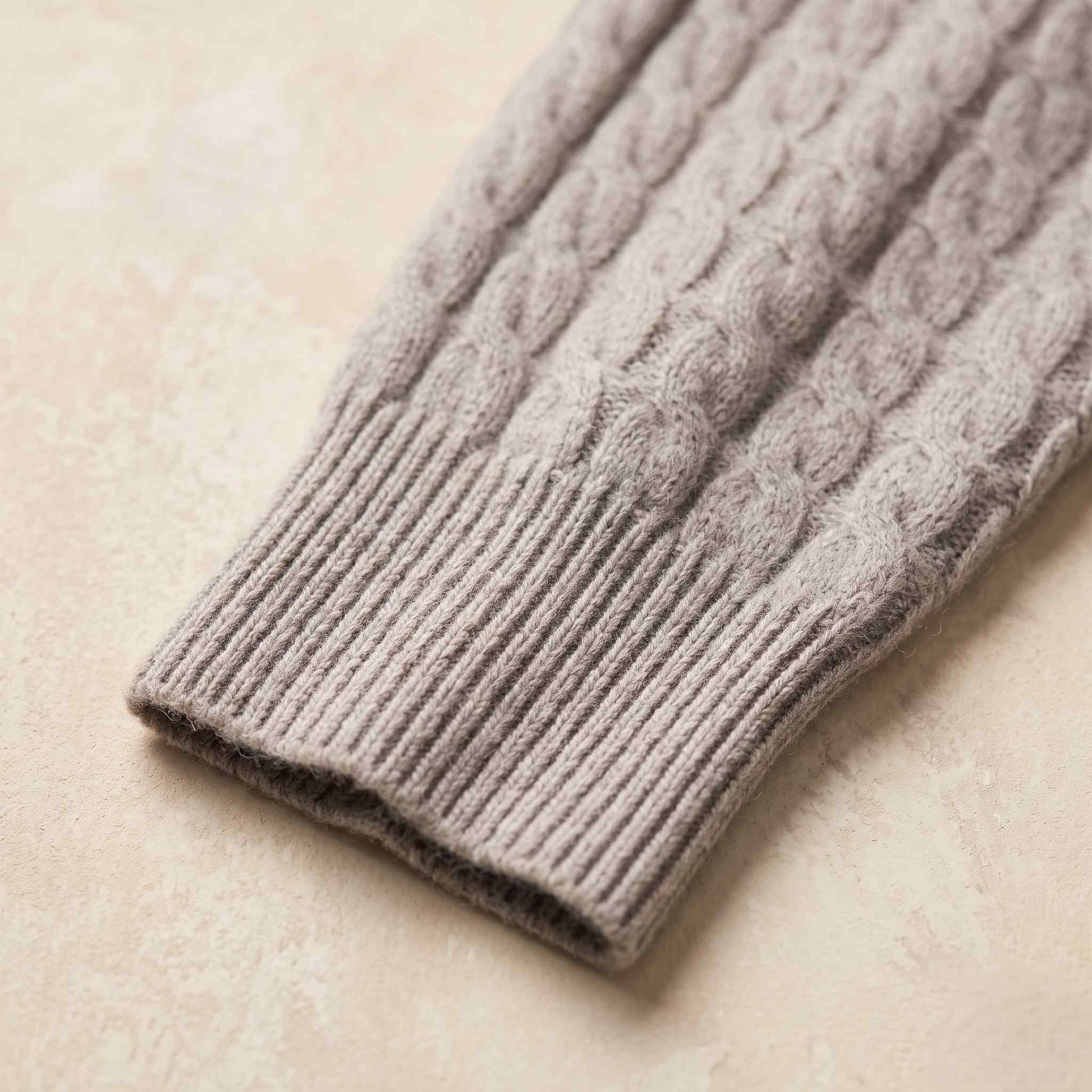 Men's cable-knit cashmere sweater, Atlas in Fog - view 4
