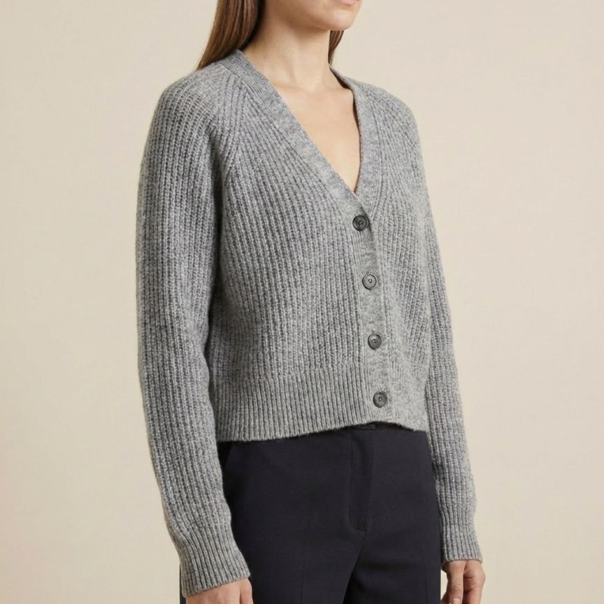 The Lhotse V-Neck Cardigan Chunky Knit Himalayan Cashmere For Women