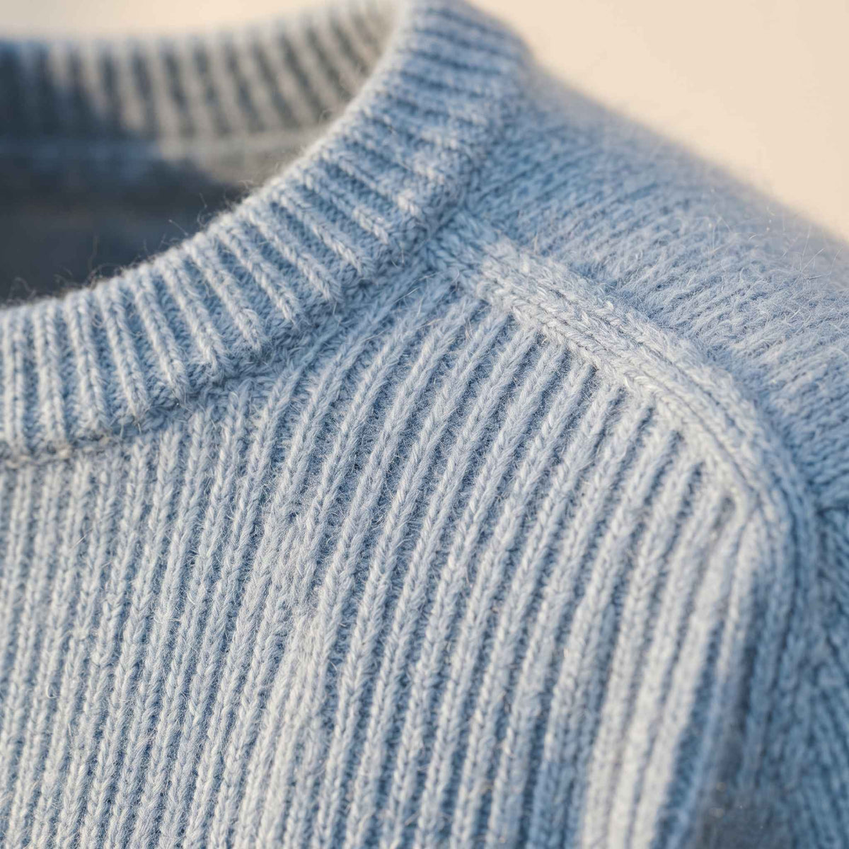 Men's ultra-thick 4-ply cashmere crewneck sweater in Sky Blue — view 4
