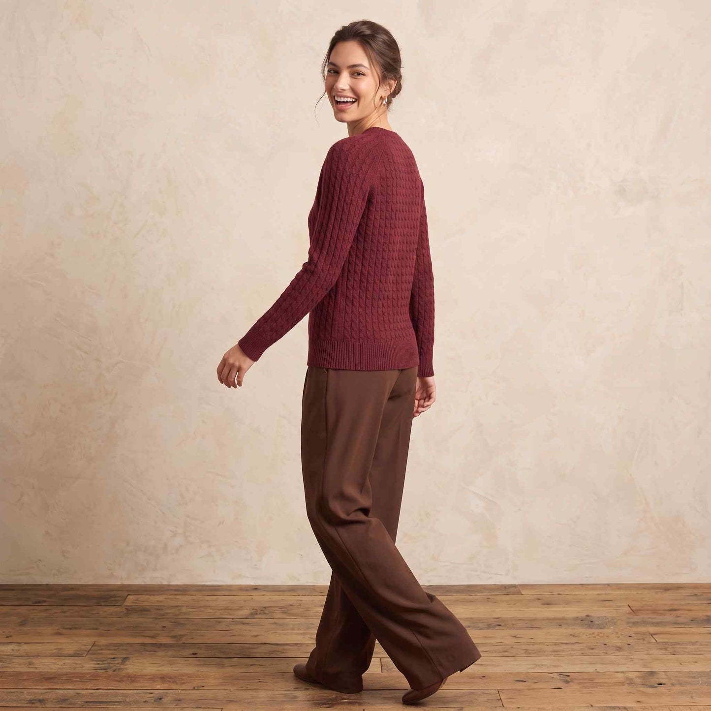 Women's cable-knit cashmere crewneck sweater, Grace in Red Wine - view 5