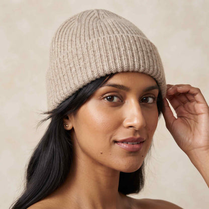 Women's undyed cashmere beanie, natural melange in Oatmeal Melange - view 4