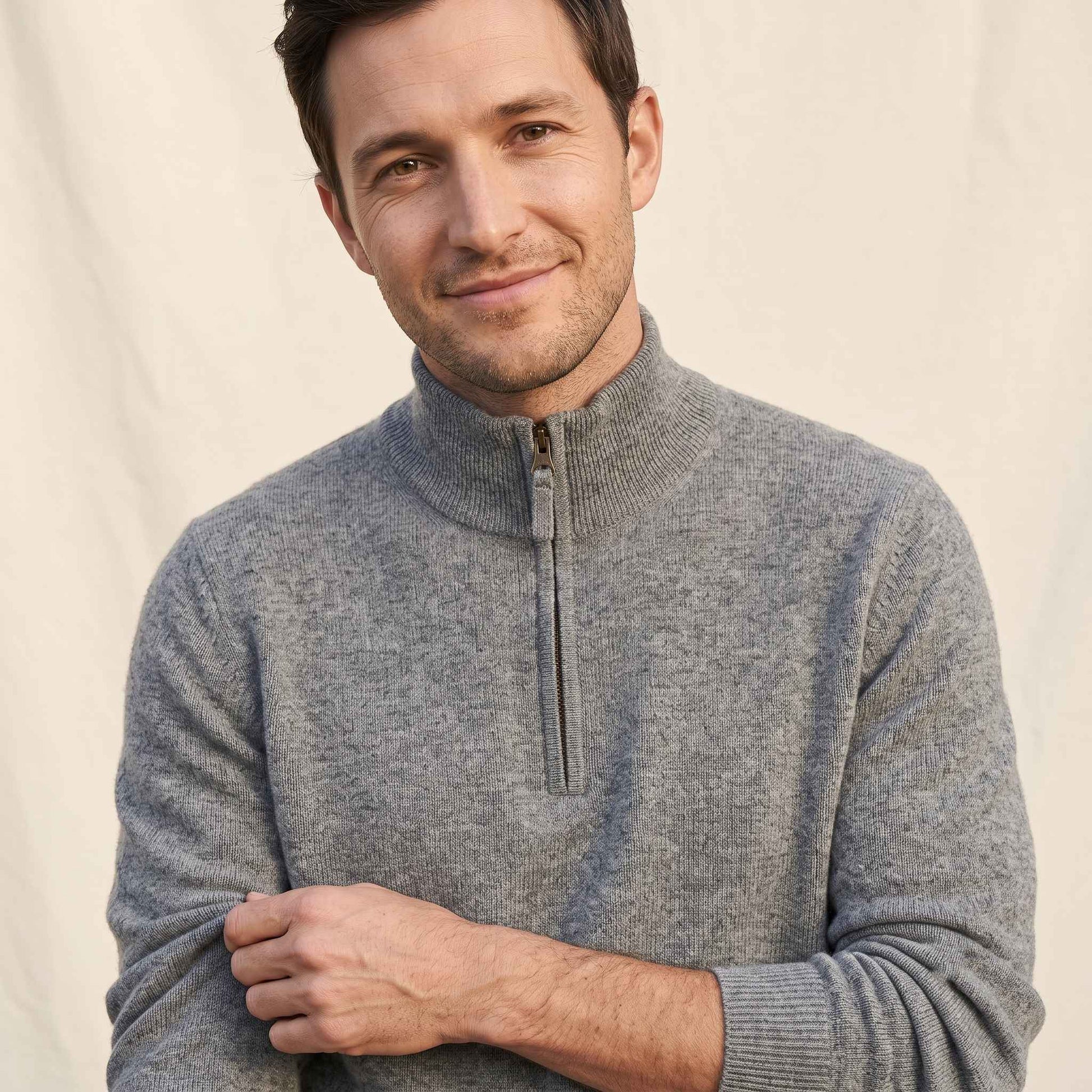 Men's undyed cashmere quarter-zip sweater, Executive in Mid Grey Melange - view 2