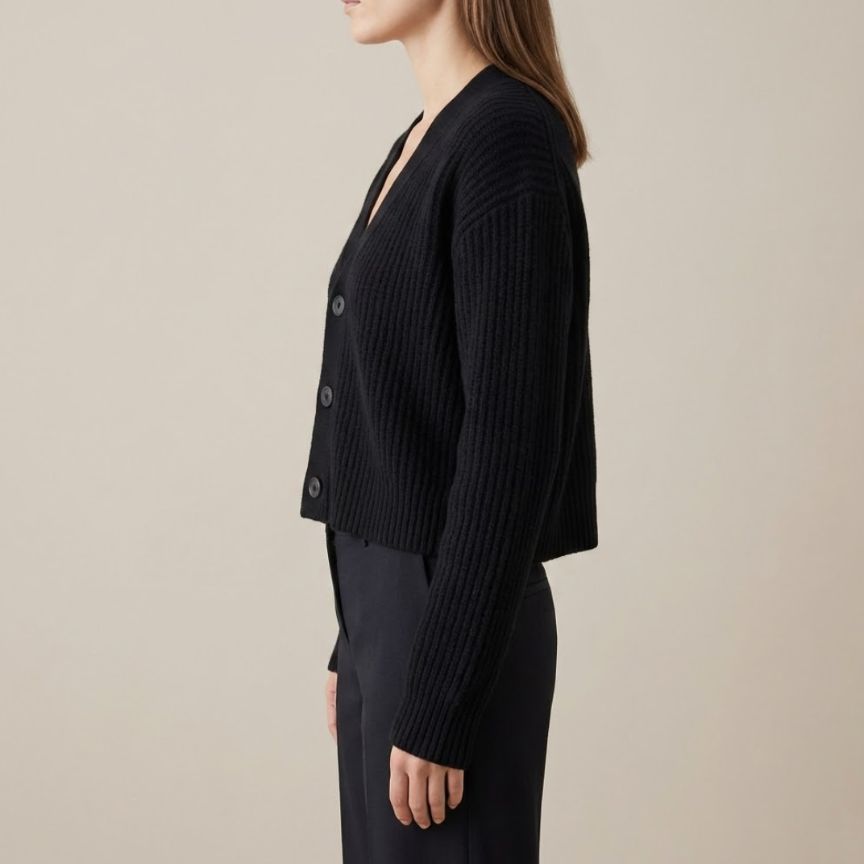 The Lhotse V-Neck Cardigan Chunky Knit Himalayan Cashmere For Women
