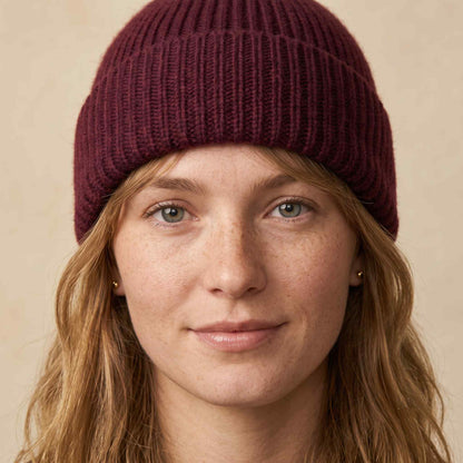 Women's hand-knit cashmere beanie in Wine Red - view 5