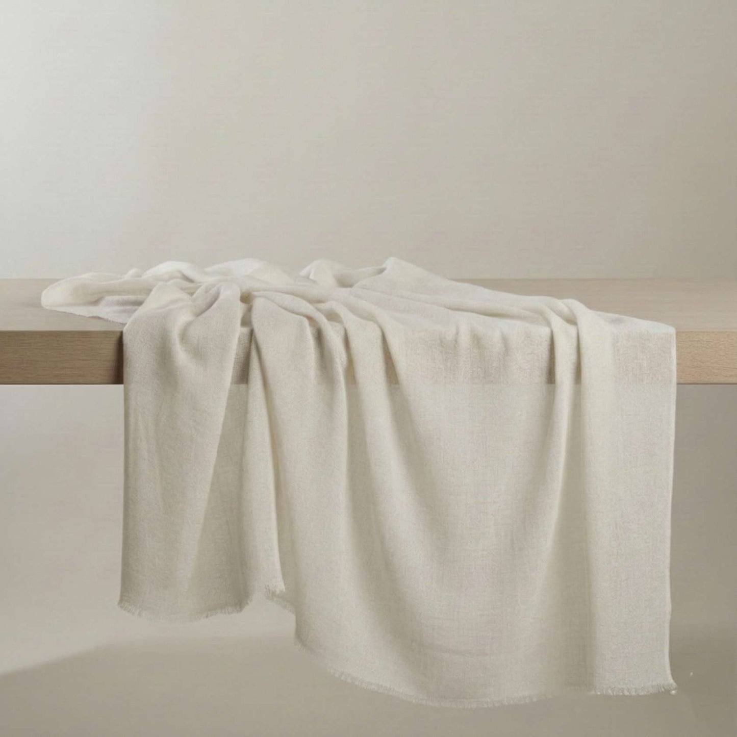 Mustang Everest White Cashmere Pashmina Shawl