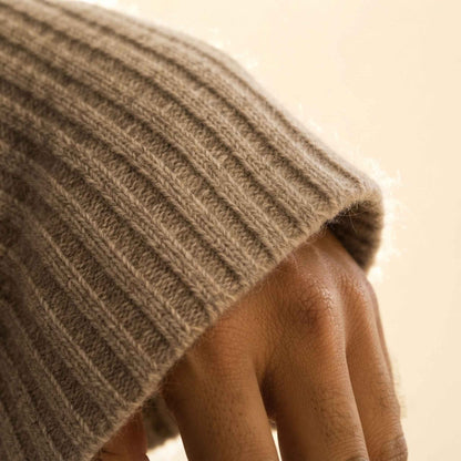 Men's ribbed cashmere crewneck sweater, Signature in Oatmeal Melange - view 5
